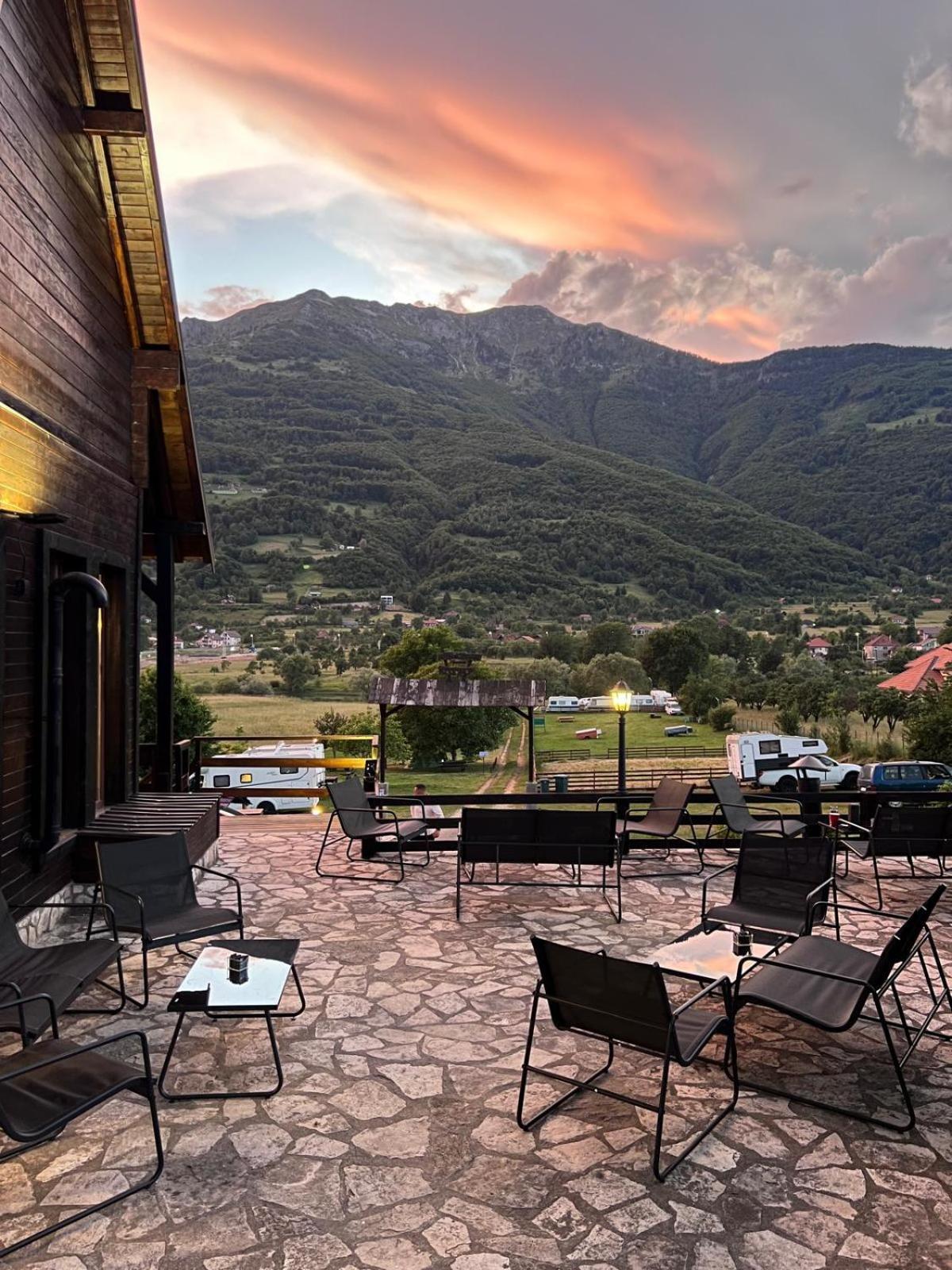 Camp Hotel Lake Views بلاف المظهر الخارجي الصورة