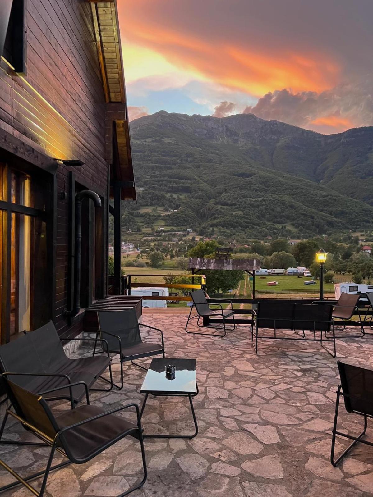 Camp Hotel Lake Views بلاف المظهر الخارجي الصورة